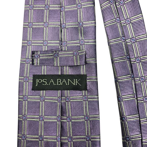 Jos. A. Bank 100% Imported Silk Men's Neck Tie Purple Geometric NWT - Picture 3 of 5